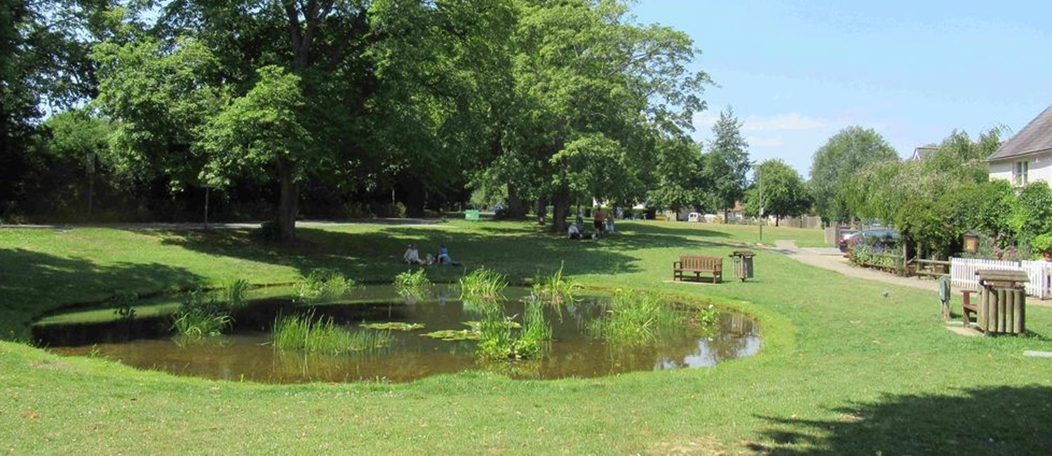 Houses for Sale in Tatsfield, Kent